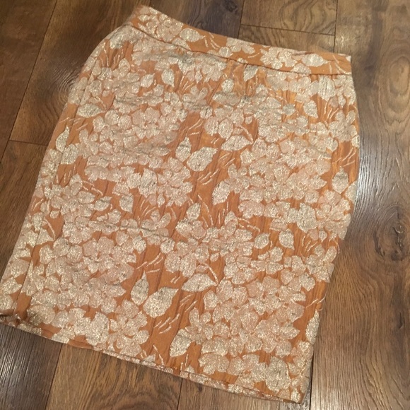 TALBOTS PENCIL SKIRT GOLD BROCADE LEAVES PENCIL SKIRT - Picture 2 of 7